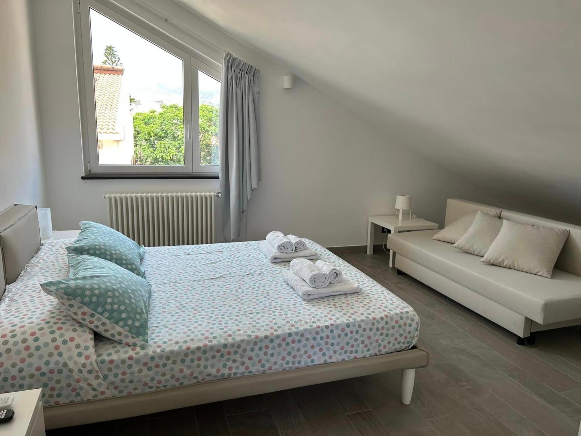 Farau B&B Messina Eksteriør bilde