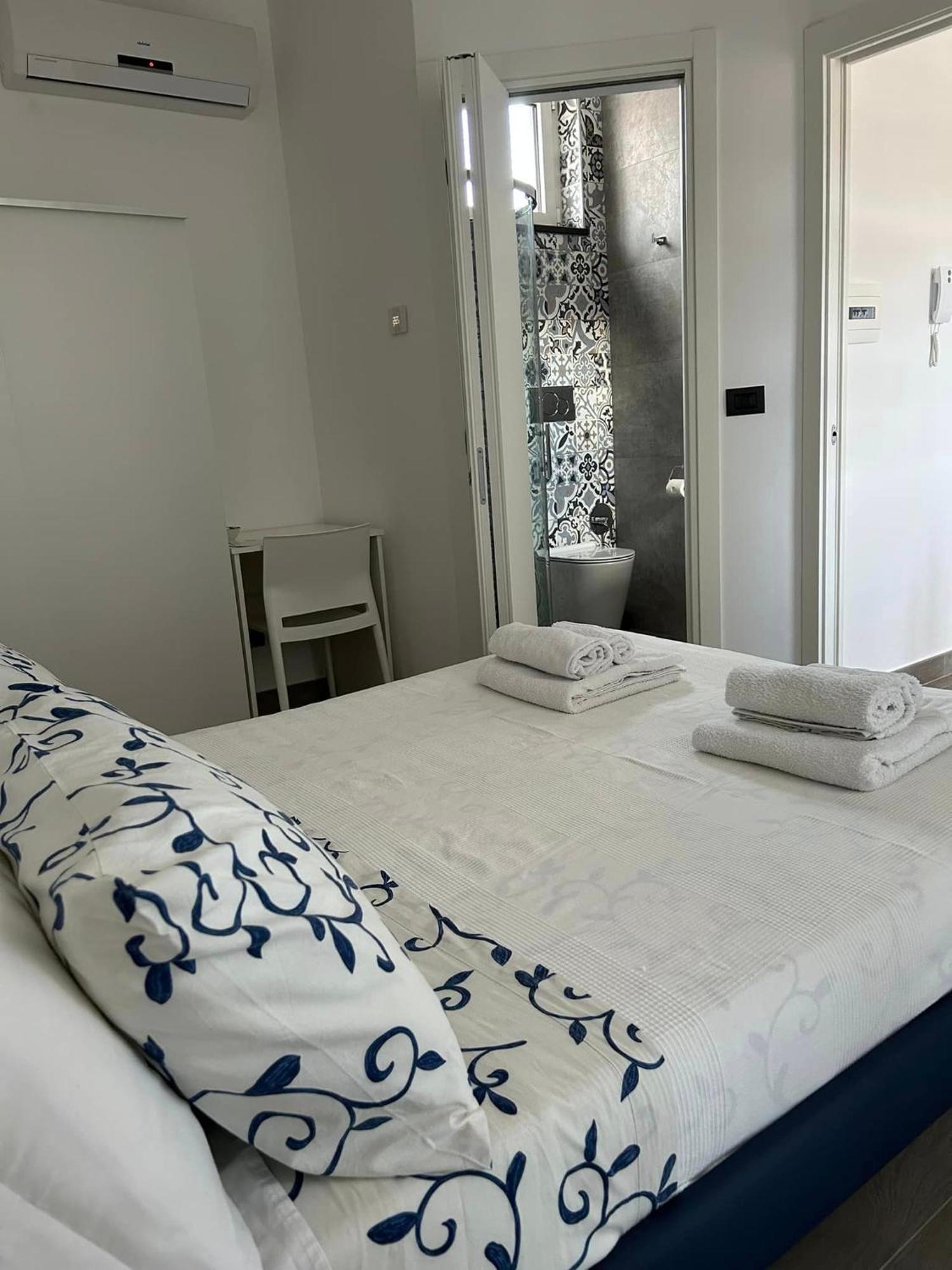 Farau B&B Messina Eksteriør bilde